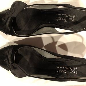 Sling back pointy toe kitten heels with bow